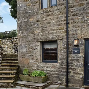 https://villa-balderstones-barn.yorkshirehotels.net